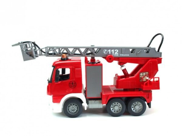 1 14574 Fire truck shooting with water 1:20